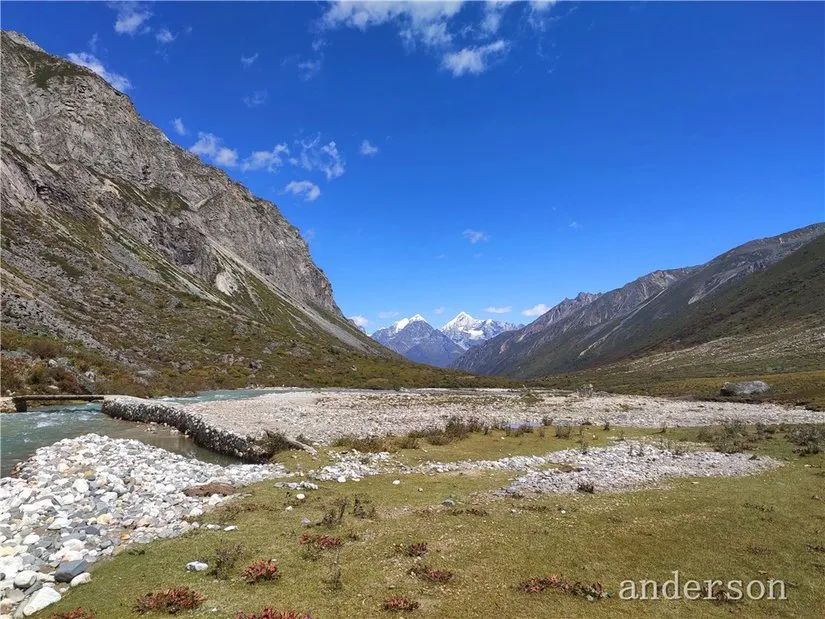 陪着贡嘎过仲秋，深夜听到女生的尖叫（上）