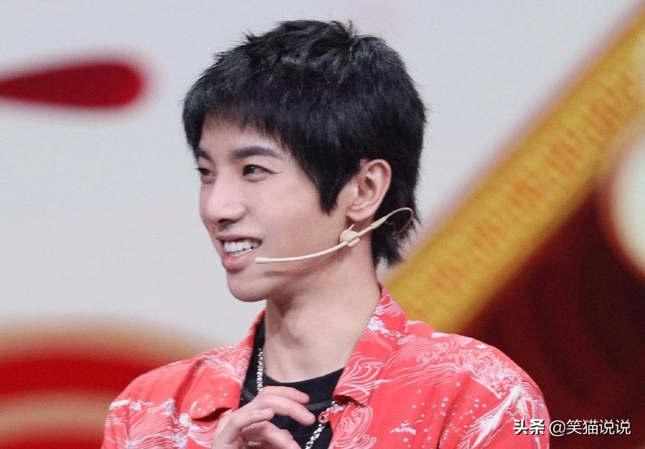 造谣华晨宇整容的网友道歉：前经纪人好友供图，要求华晨宇别计较