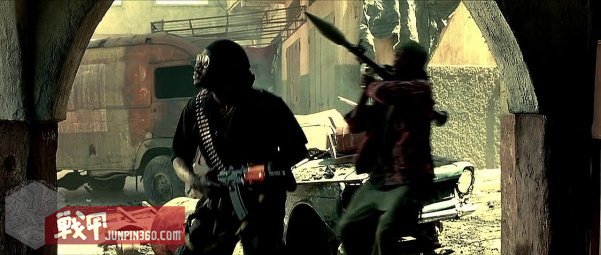 美国黑鹰战机坠落视频,十部顶级战争大片黑鹰坠落