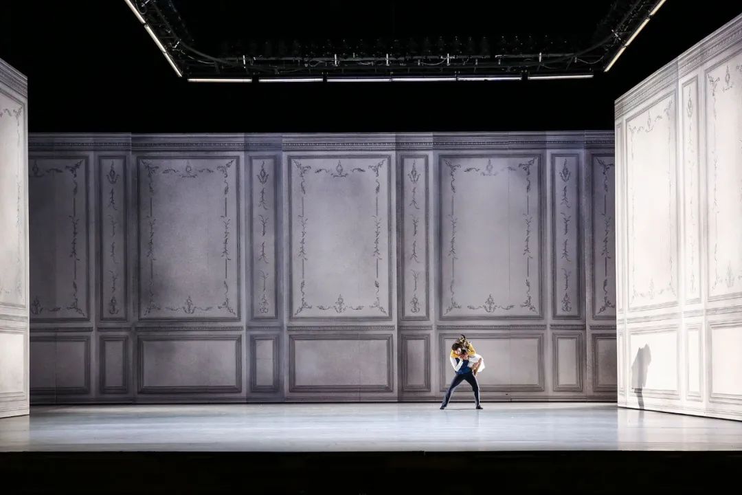 SebastianHannak/震撼心灵的舞台空间美学