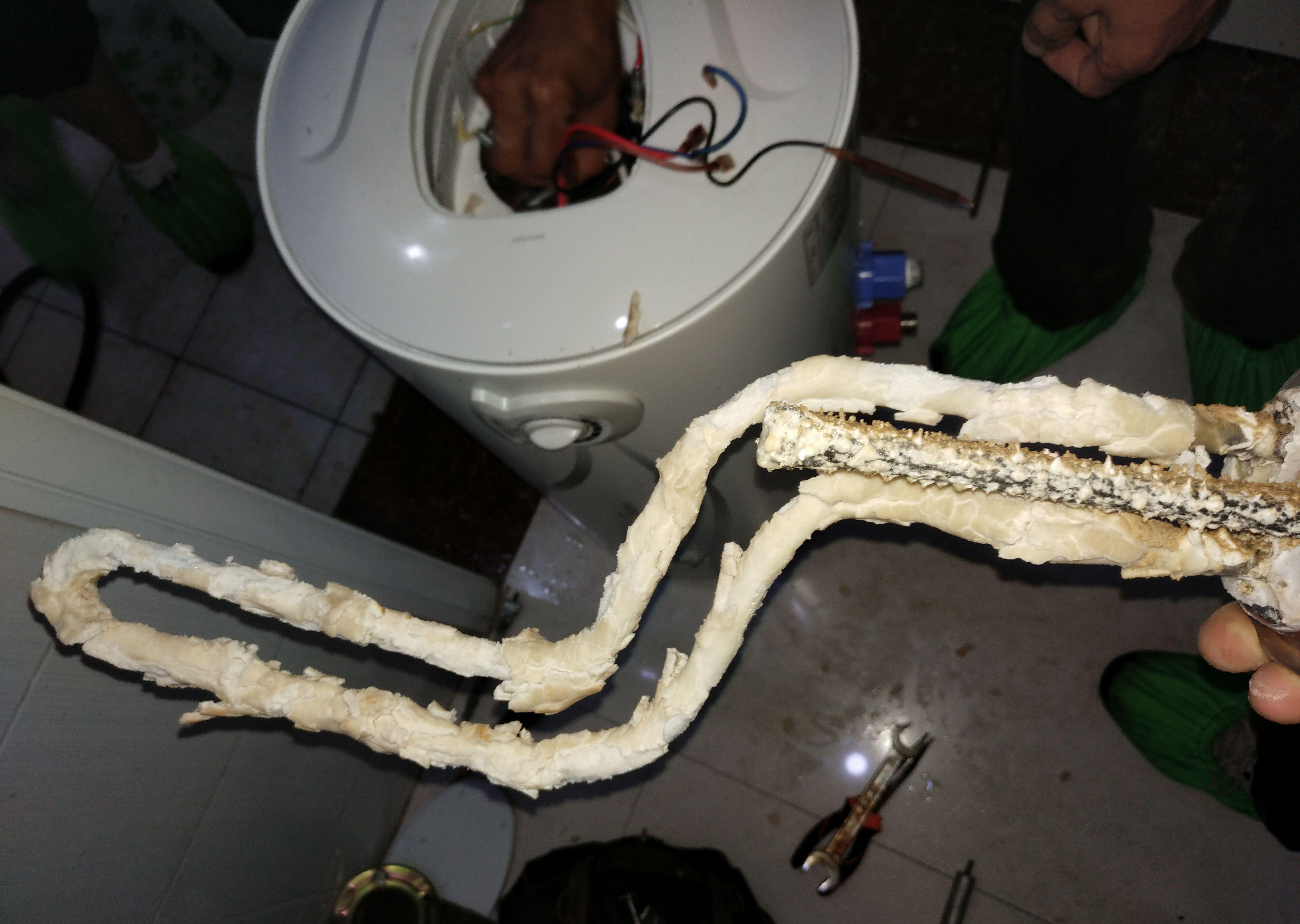 电热水器好还是燃气热水器实用,电热水器好还是燃气热水器好用