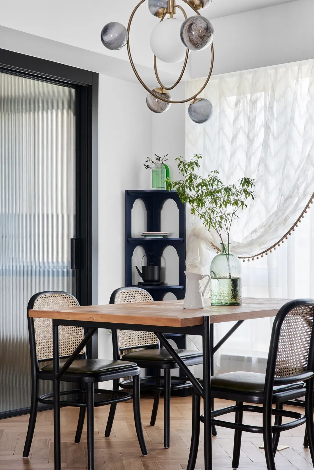 邻居秀家|细节控的家有多治愈?单凭她家开关就能出圈了