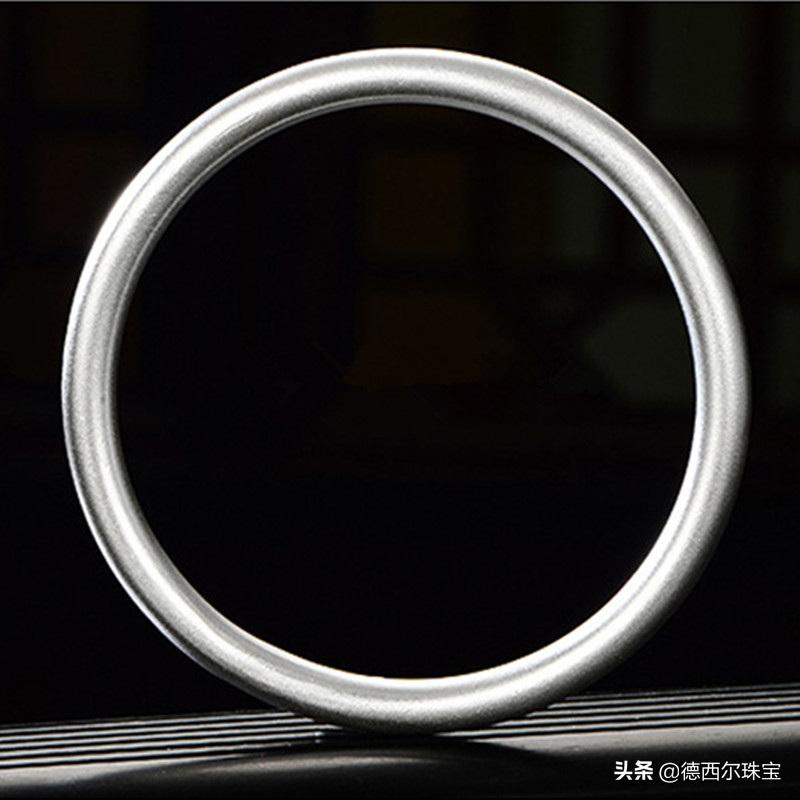 千足银和万足银一克差多少钱,千足银万足银纯银有什么区别