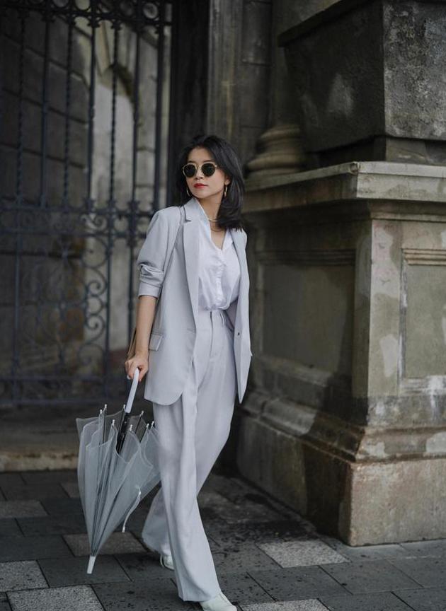 学会同色系穿搭法则,必须get的同色系穿搭高级永不过时