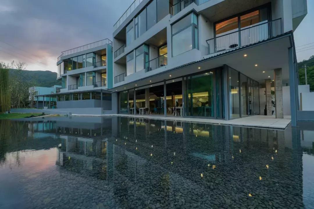 一家三口春节7天旅游民宿,春节去哪里民宿玩推荐一下