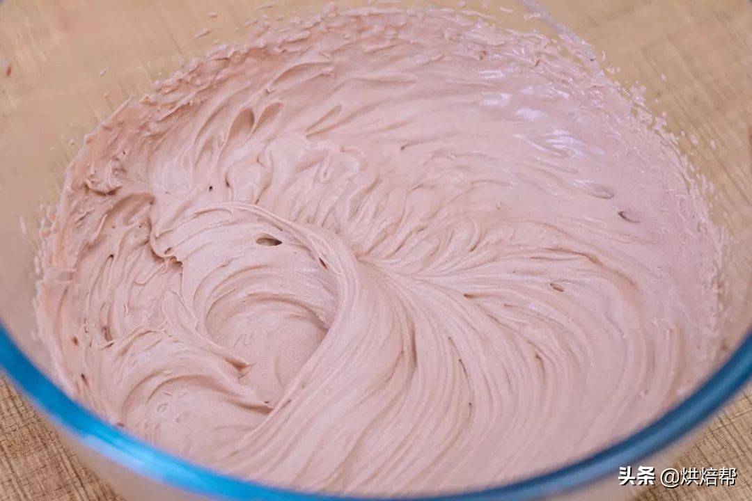 蛋糕抹面的技巧和手法在家自己做,一款不用抹面就可以完成的蛋糕