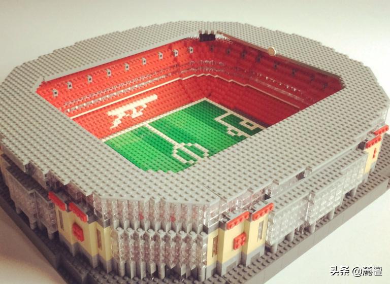 乐高曼联老特拉福德足球场,用积木拼足球球场