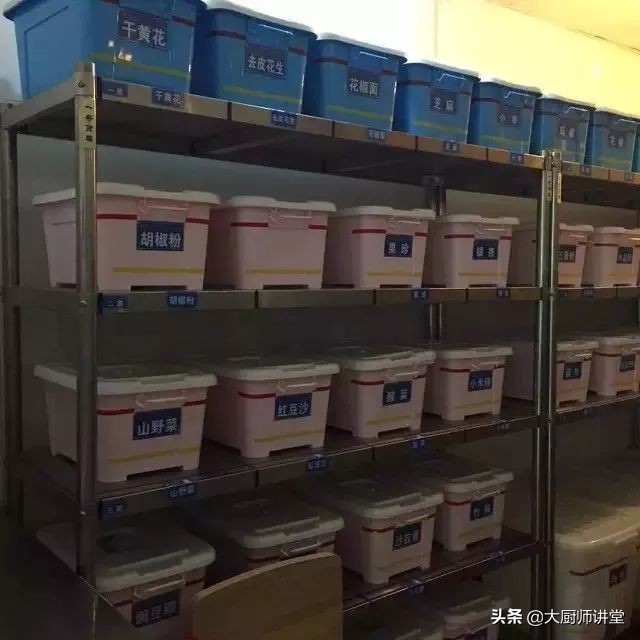 火爆全国的4D厨房到底是怎么样的？厨师长给你看看这些照片