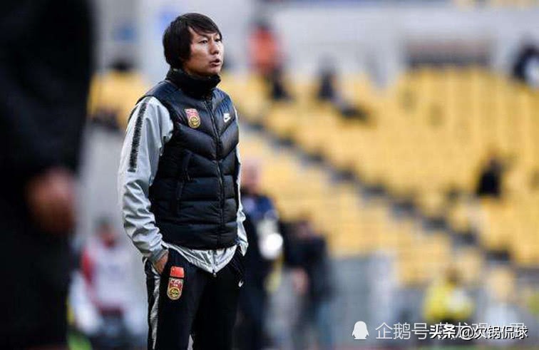 卓尔教练组被罚出场,卓尔对李铁的处理结果