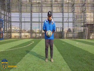 拉玛足球青训,拉玛踢足球