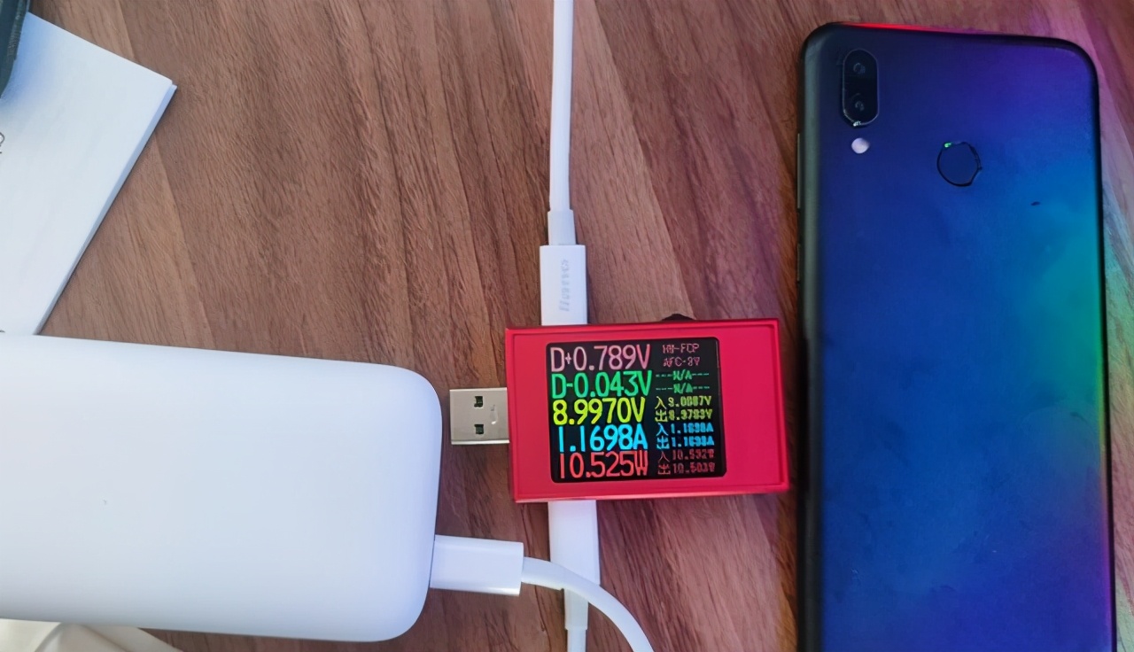 aigo充电宝10000毫安,aigo充电器20w快充版