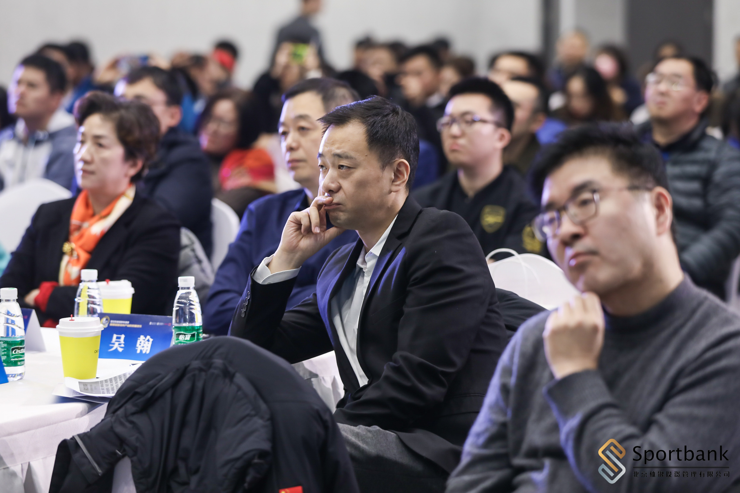 易剑东白岩松,易剑东跨年演讲