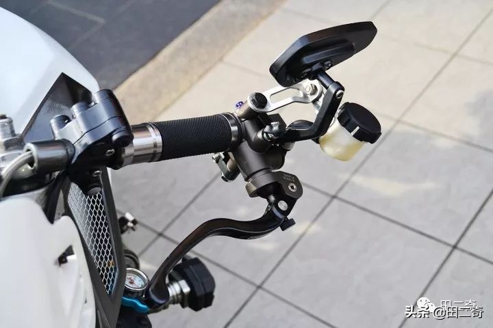 19款SYM新车发布，搭载ZXR400引擎，超炫涡*大轮**灯指纹启动