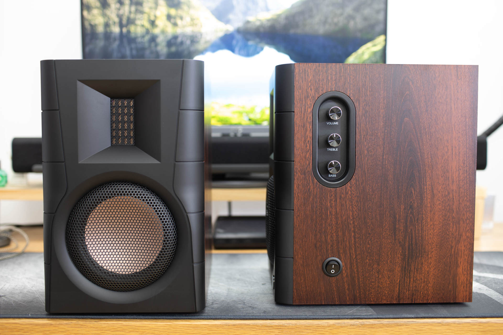 惠威d200和d1090哪个好,惠威d200跟漫步者m2000哪个音质好