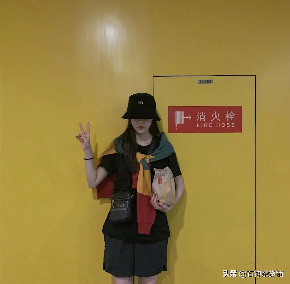 泫雅颜值巅峰时期穿搭,泫雅刚出道时候穿搭