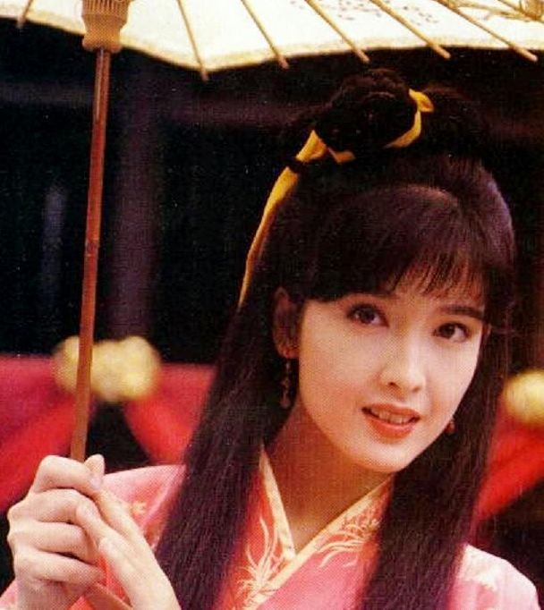 我们都被她的盛世美颜所骗！原来她的人生比宫斗剧还跌宕起伏……