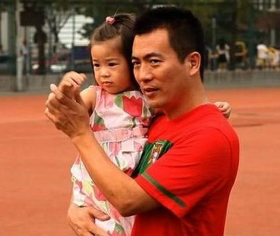 黄健翔离婚官司,黄健翔婚姻