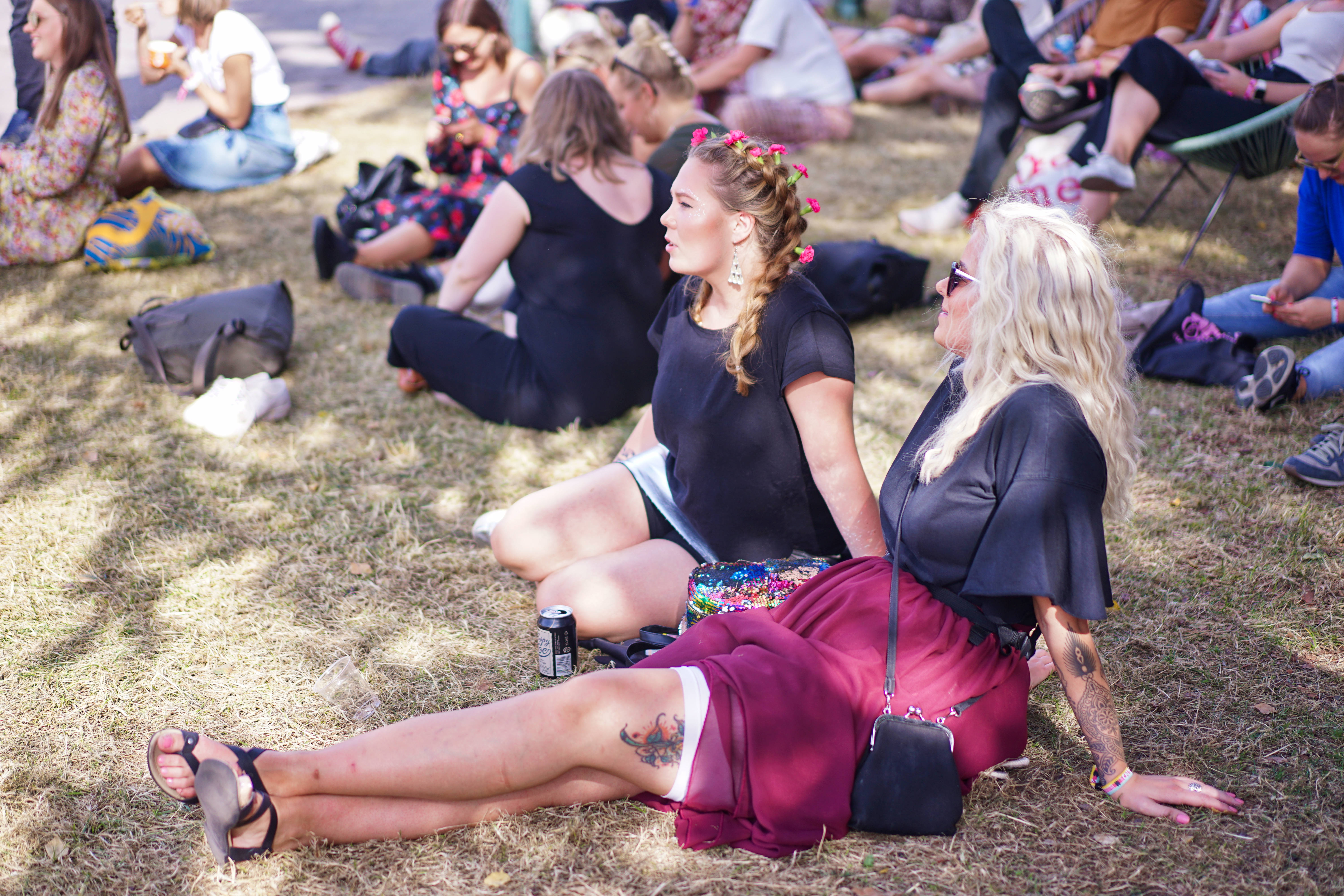 为什么欧洲国家都很喜欢铺草坪,欧洲人为什么喜欢草坪