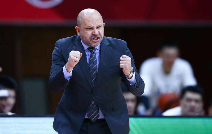 麦克雷首秀5投1中只得2分，看不出亮点，雅尼斯：我不评价他