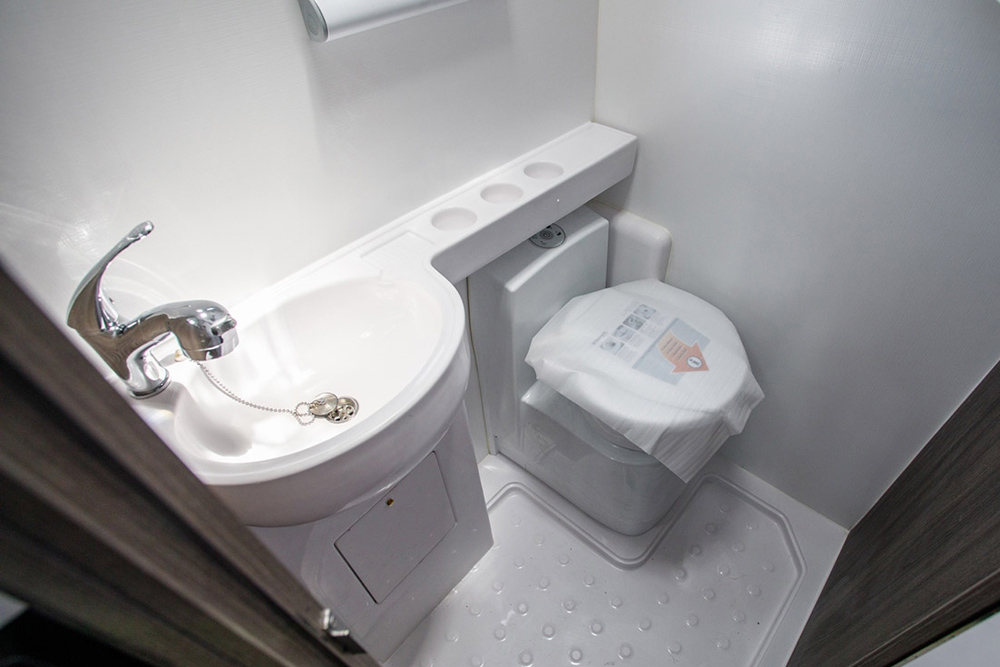 五十铃轻卡房车体验,五十铃轻卡四驱越野房车测评