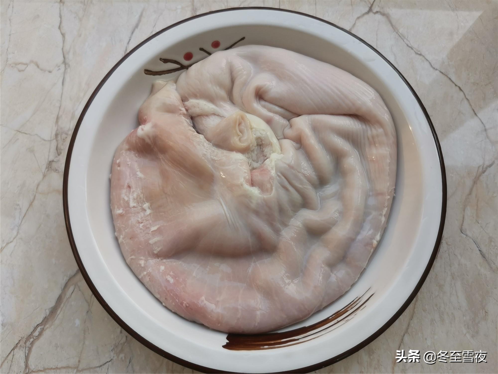 搓洗猪肚用什么洗最干净,洗猪肚的方法放醋吗