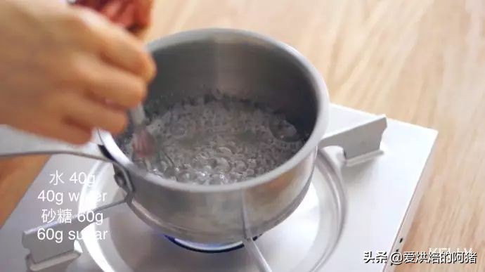 提拉米苏不用隔热打发蛋黄的方法,提拉米苏放蛋黄有什么用