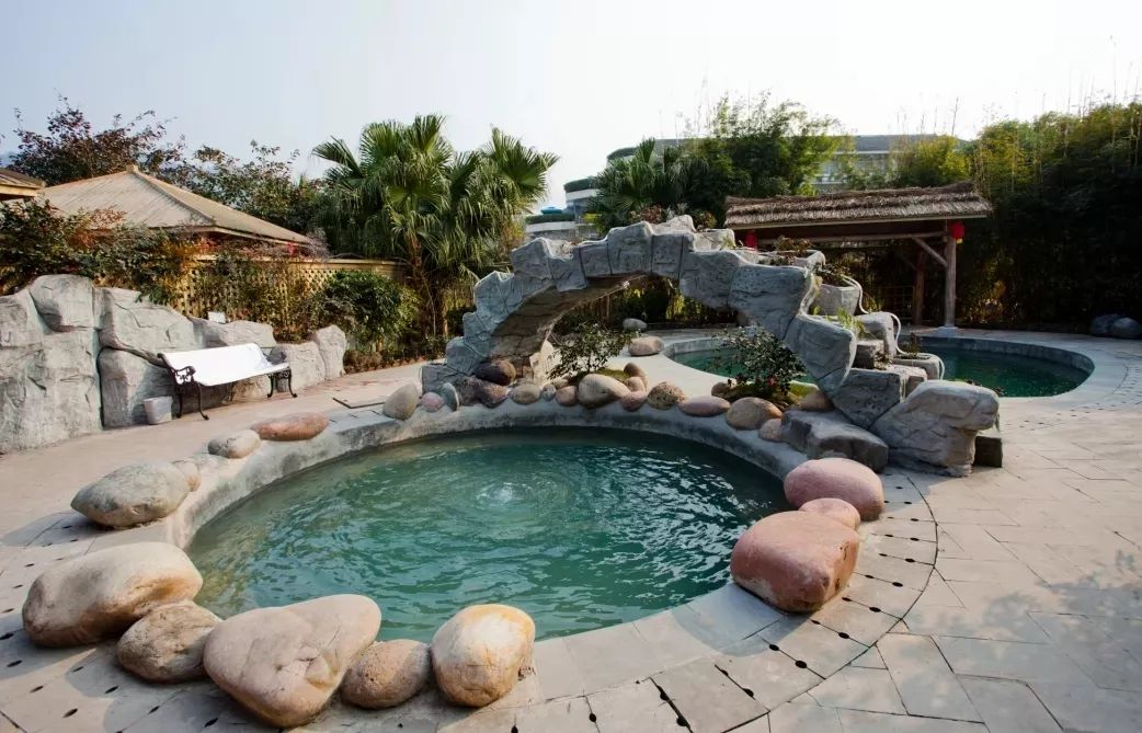 雅安楠水阁温泉游玩,雅安楠水阁酒店和梦温泉哪个好