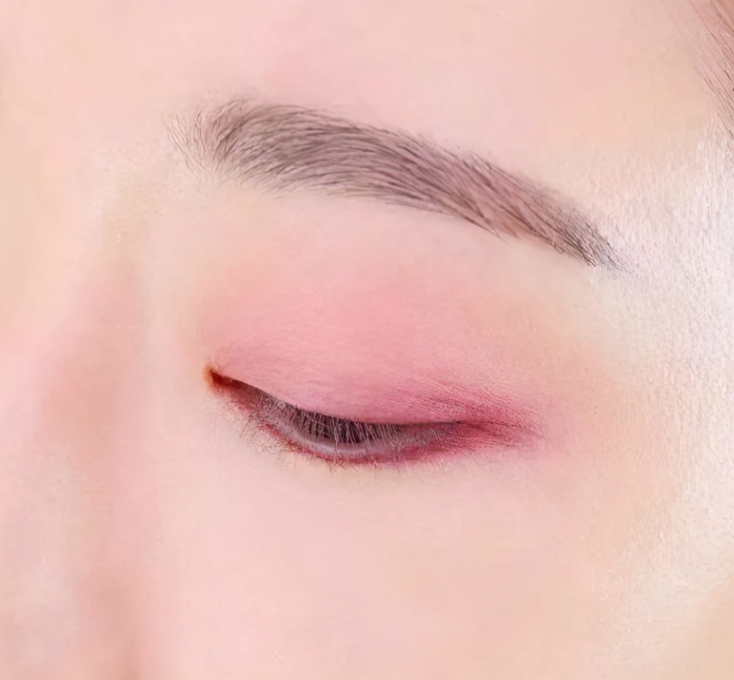 一支口红怎么才能化全妆,如何用一支口红化全妆