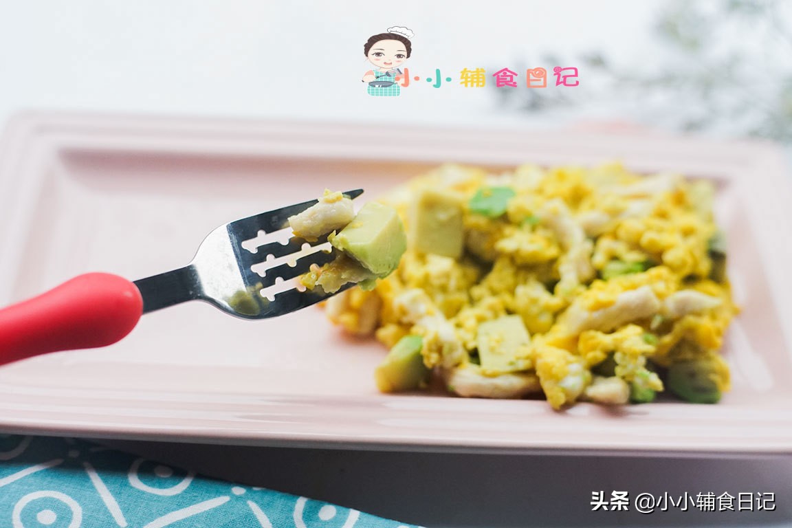 牛油果很硬很生可以直接吃吗,牛油果熟了果肉是硬的还是软的