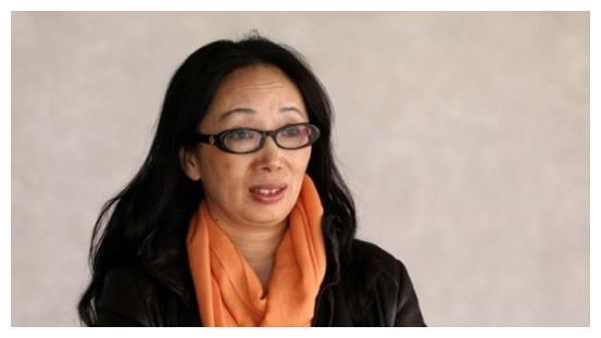 中国十大女老板身价,中国足坛两大美女老板