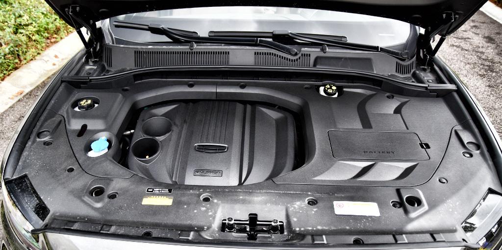 同级别杀伤力太强实拍吉利博越pro,吉利博越pro的爬坡能力