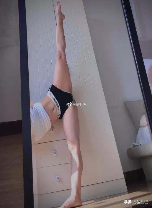 蜜桃臀挺翘饱满，是她成为无数宅男的梦中情人