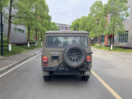 北汽制造为BJ212换装新发动机