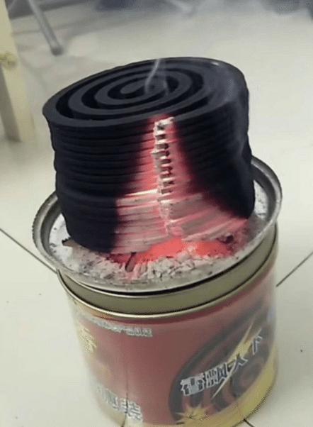 为什么火车卧铺上的充电口那么松,为什么火车上的充电口突然没电