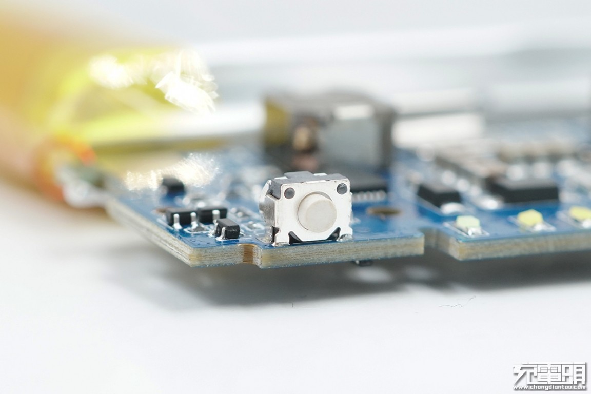 小米无线充电宝10w和30w如何选择,小米充电宝20000毫安50瓦拆箱