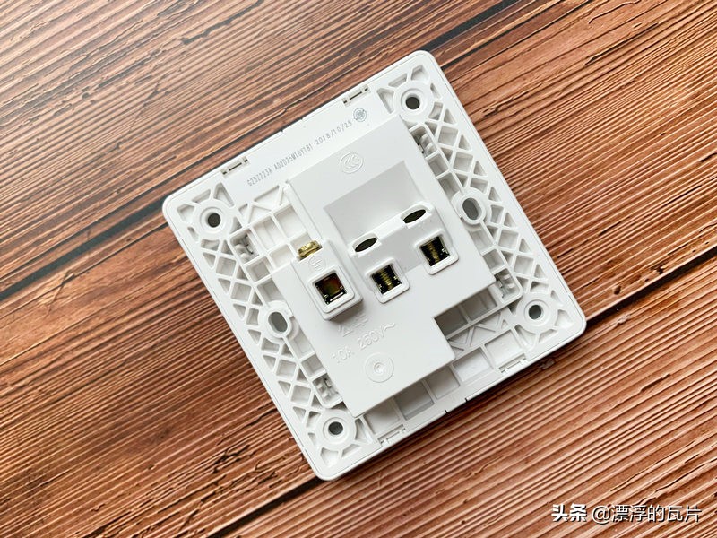 公牛g25开关插座怎么安装,公牛开关插座g12拆装