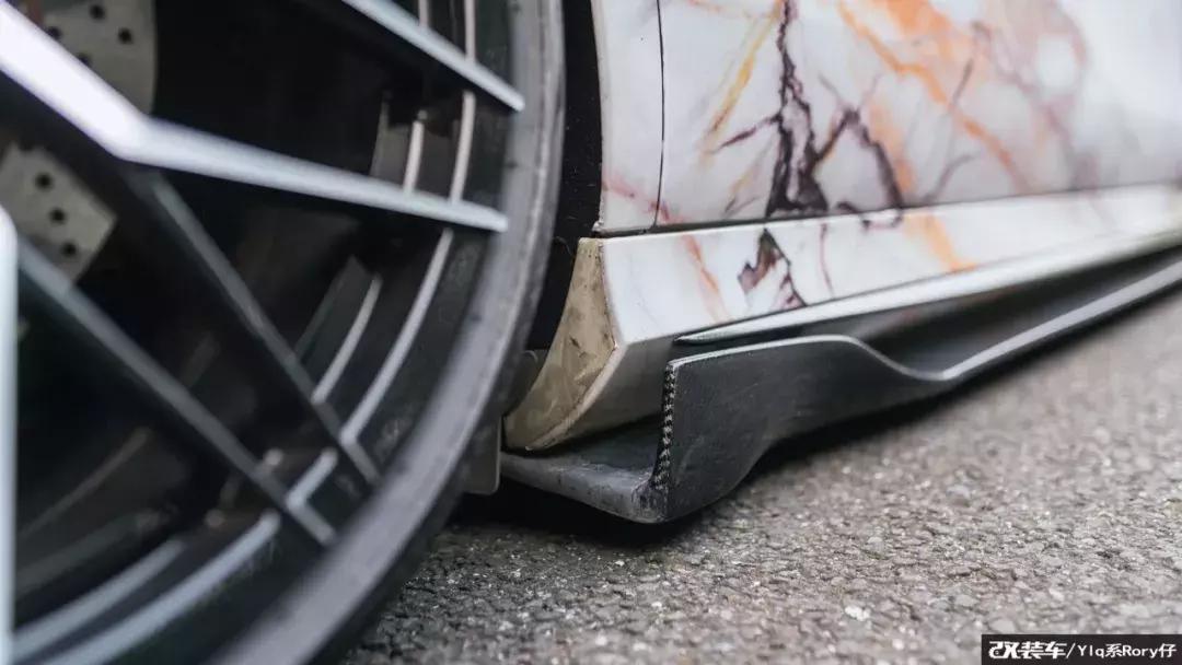 奔驰e300老款改成迈巴赫,奔驰e300老款升级改装新款奔驰s