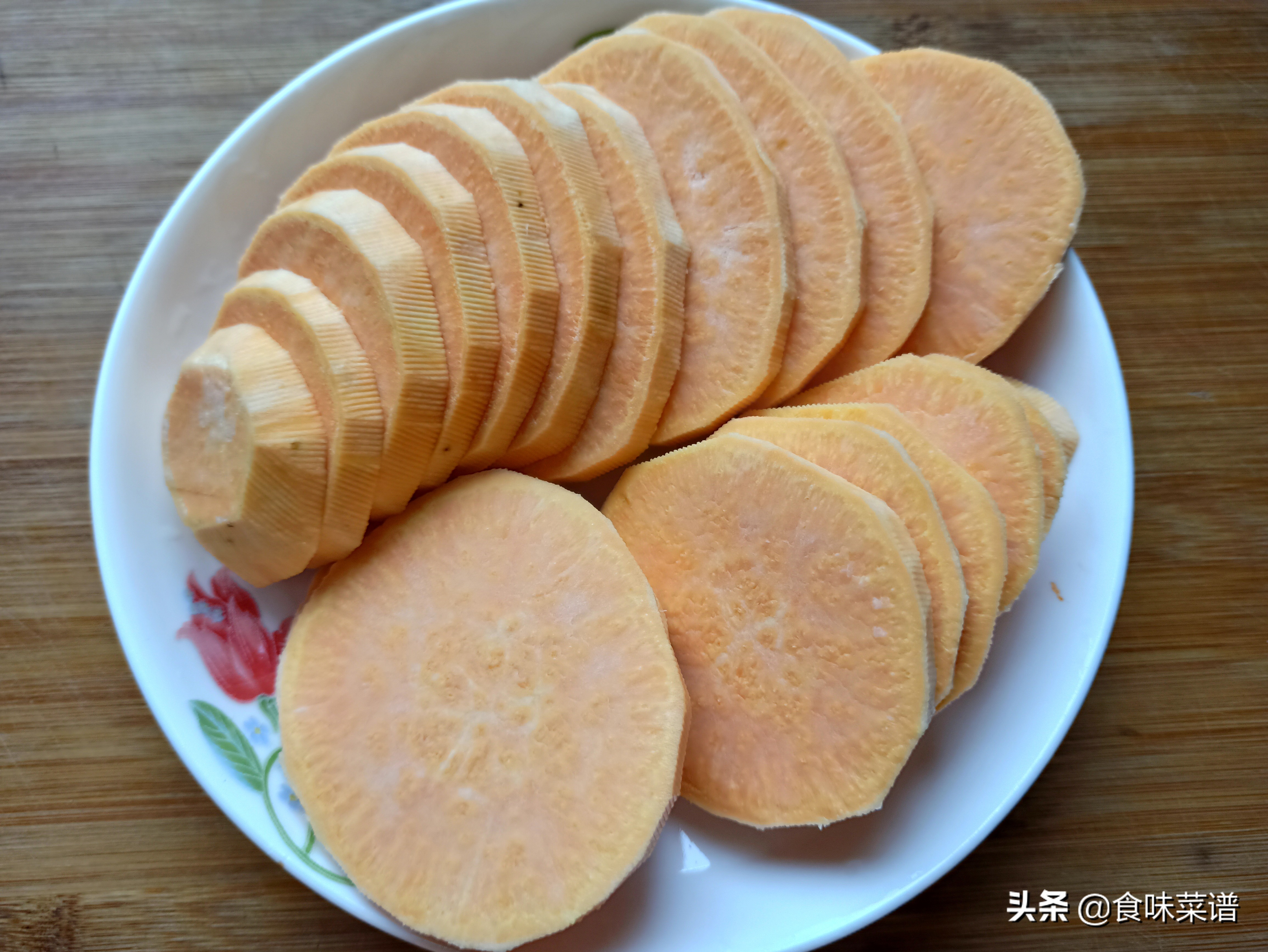 为啥我炸的丸子发黑,用面炸的丸子怎么不酥脆呢