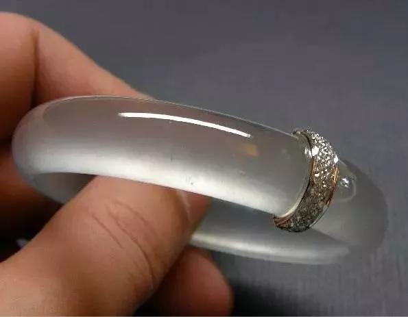 玉碎了怎么补救最好,玉碎了该如何处理