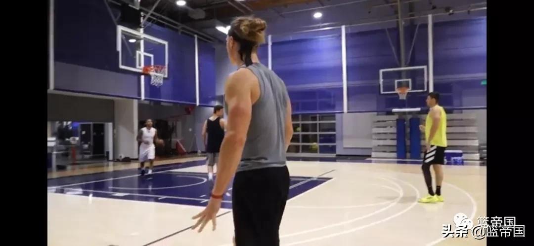 两层三秒区、三条三分线?看完这些感觉不认识篮球场了