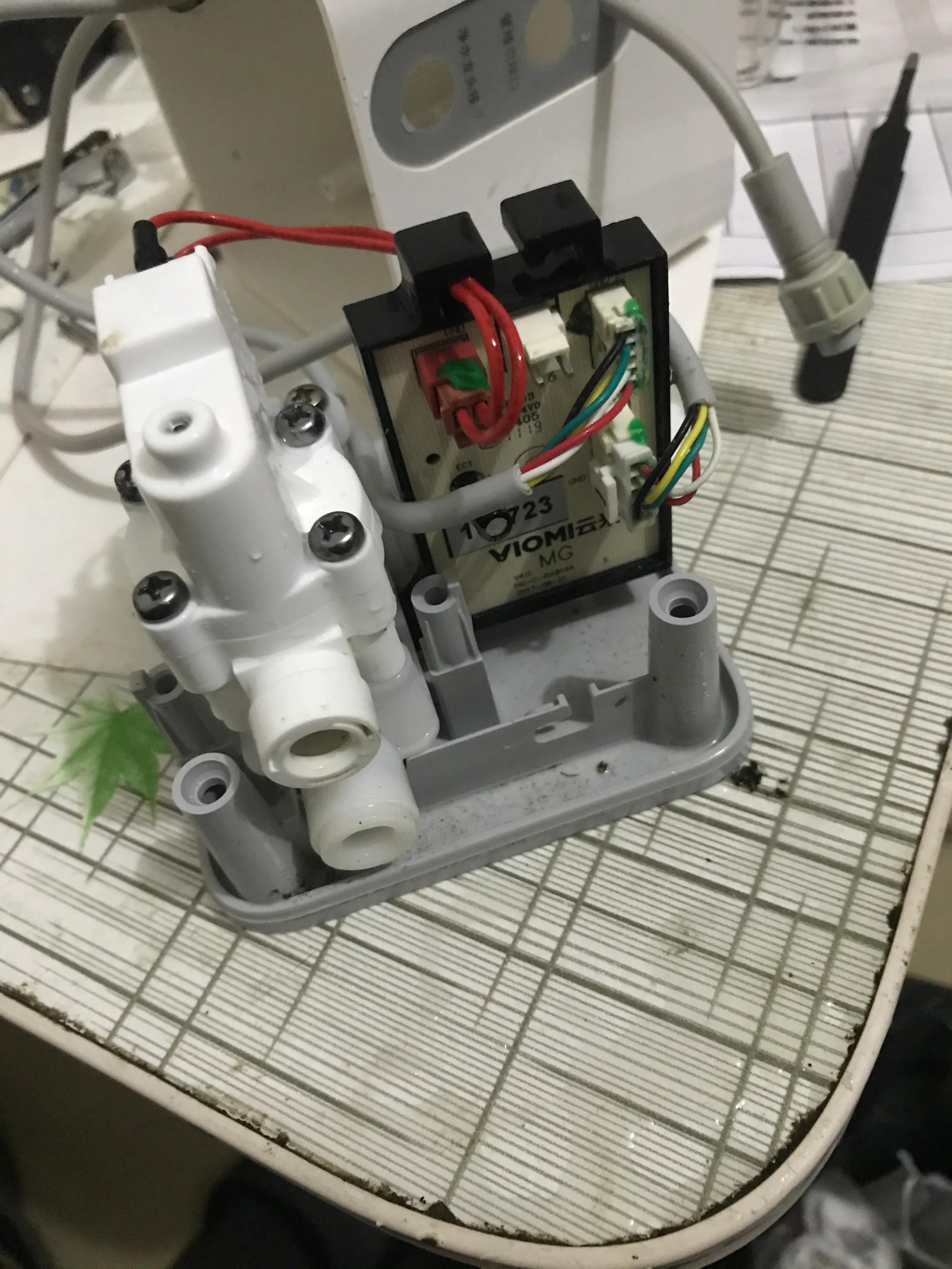 小米净水器云米水盒子进水后修理