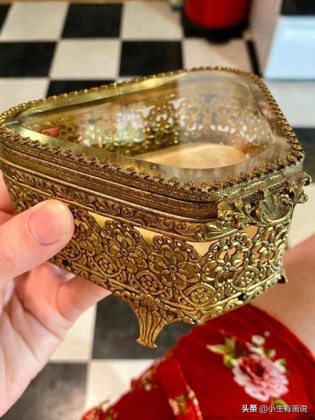 24个外国人在旧货店“捡漏”的宝贝，网友：在中国有点不太可能