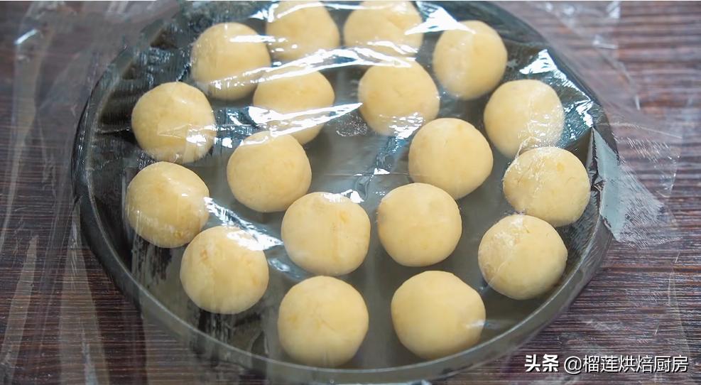 皮薄馅厚香甜绵软绿豆饼,怎样用绿豆磨浆做绿豆饼