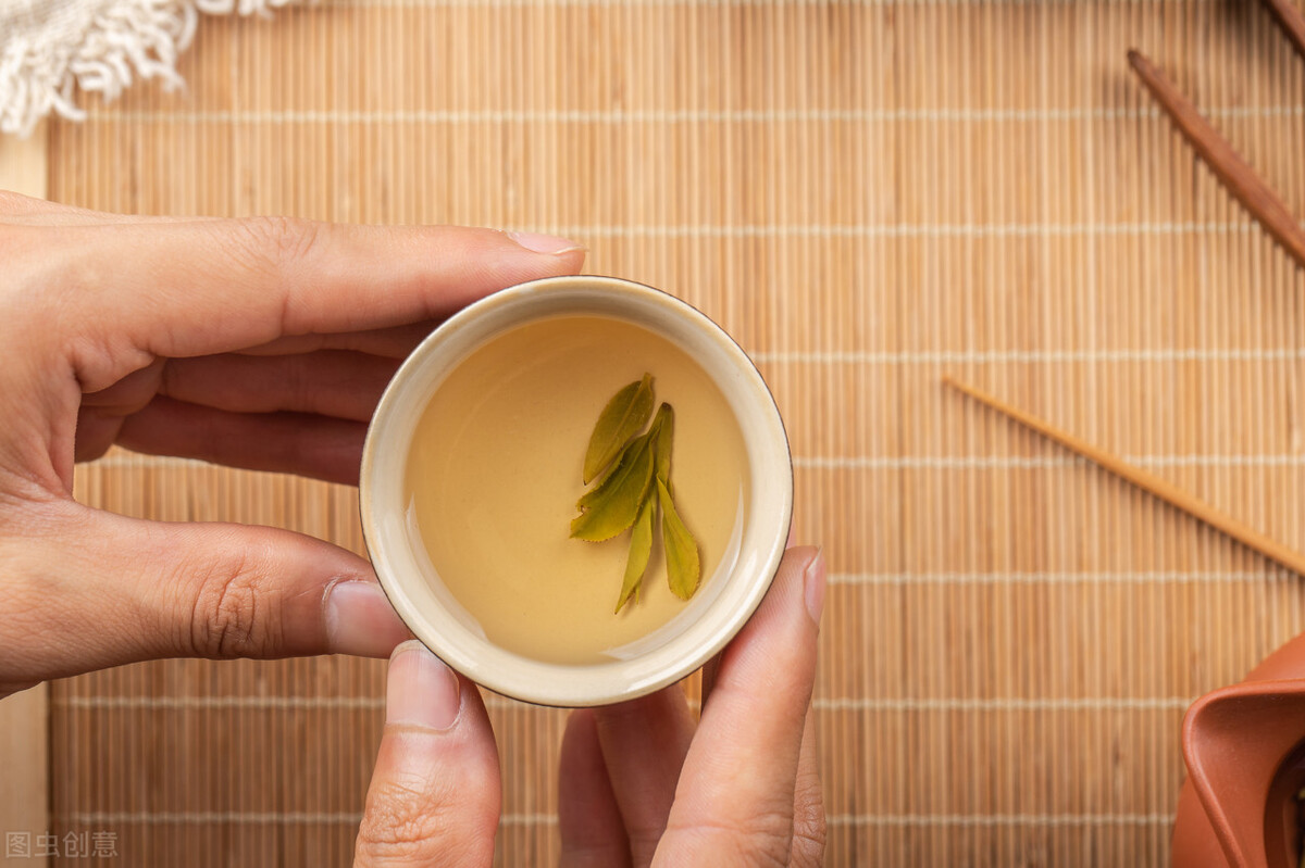 龙井茶冲泡的方法与时间,龙井茶冲泡方法抖音