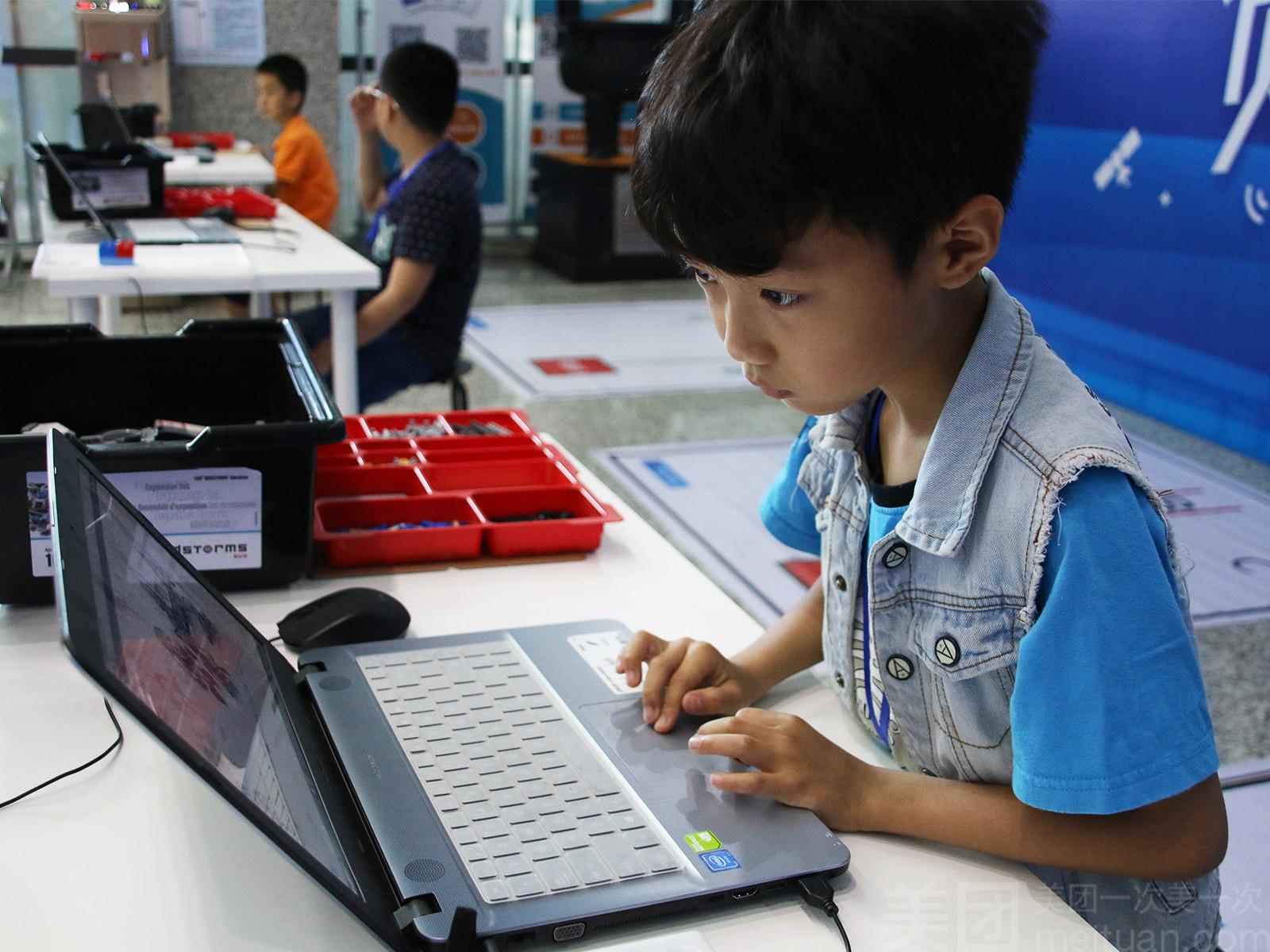 目前国内比较火的教育类加盟项目,加盟教育行业项目怎么做