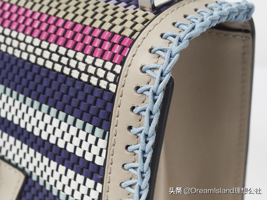 loewe半月形手袋手提包,loewe走秀款包包