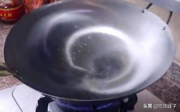 新锅怎么开锅不用猪皮,新锅不要直接上油炒菜的小妙招