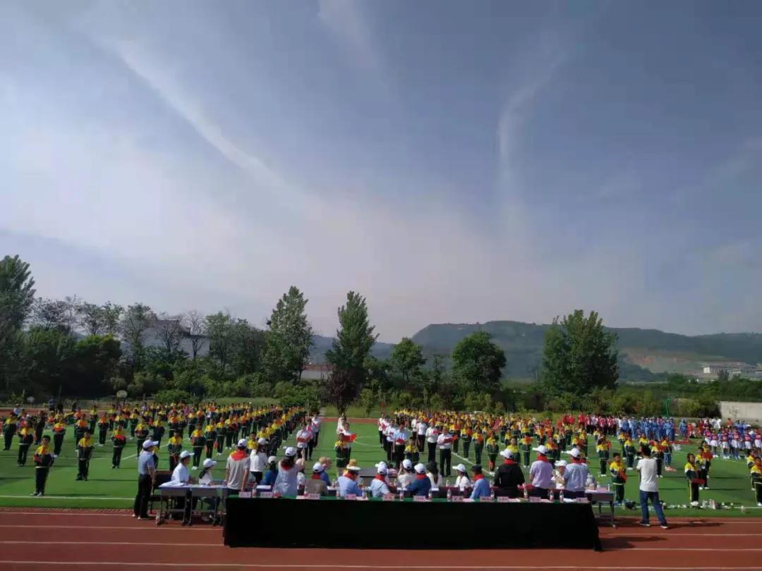 沐浴在党的阳光下幸福成长,沐浴在党的阳光下