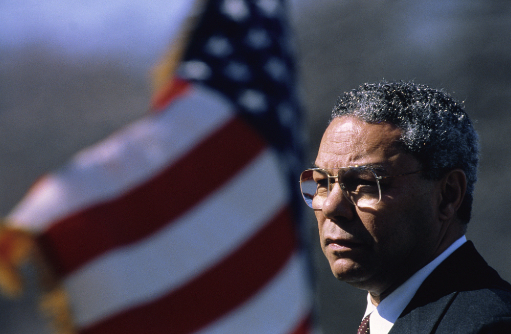 如此收尾！美国“洗衣粉”将军染新冠死亡，有脸去见伊拉克冤魂吗