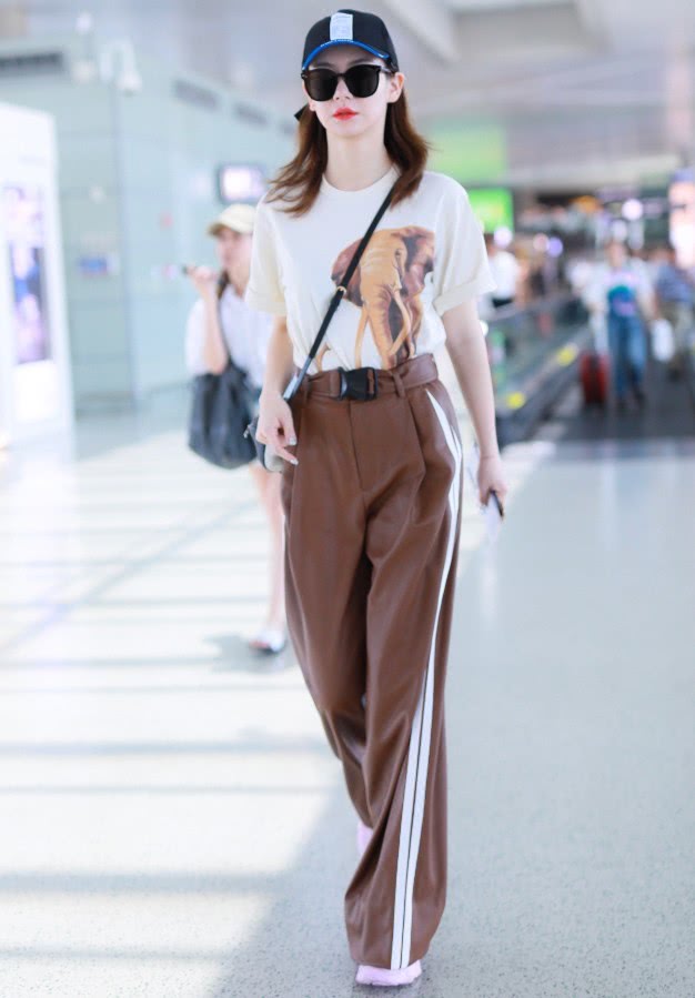 戚薇穿板栗裤子,戚薇穿高腰裤好看吗